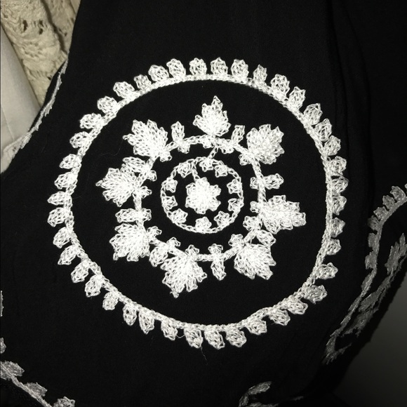 LF Black Embroidered Romper - Picture 4 of 4